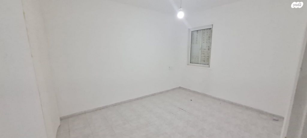 דירת גן, אלי כהן, שרת, לוד