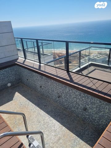 גג/ פנטהאוז, בת ים
