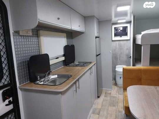 מודעת רכב נגרר (קראוון נגרר)