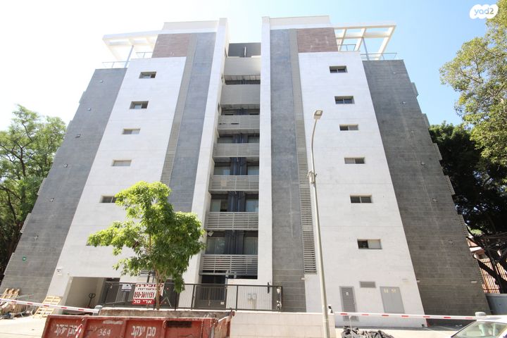 שרה אהרונסון 40