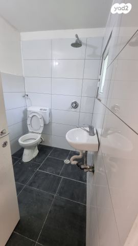 דירה, הרב יוסף צוברי, נווה אליעזר וכפר שלם מזרח, תל אביב יפו