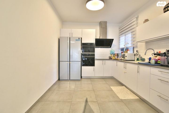 דירה, שלום שבזי, משכנות האומנים, קרית מוצקין