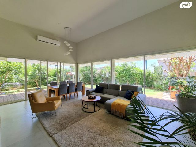 בית פרטי/ קוטג', קיבוץ גלויות, נווה שרת, זכרון יעקב