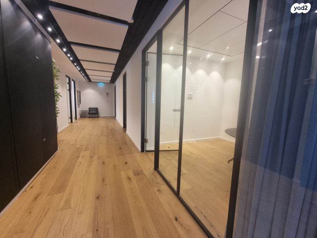 בניין משרדים, פתח תקווה