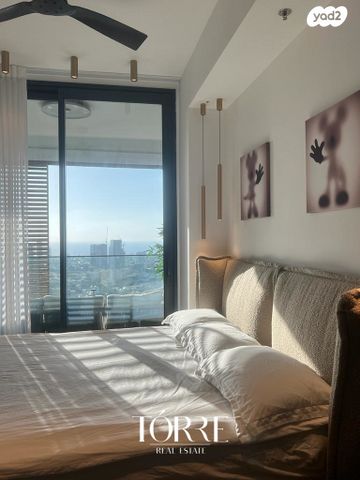 דירה, דרך מנחם בגין 158, מונטיפיורי, הרכבת, תל אביב יפו