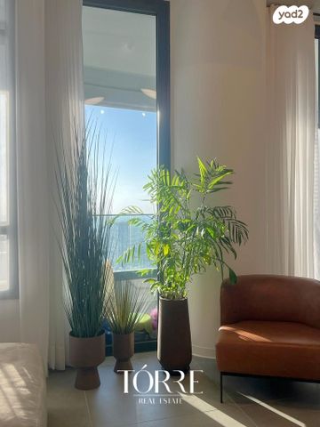 דירה, דרך מנחם בגין 158, מונטיפיורי, הרכבת, תל אביב יפו