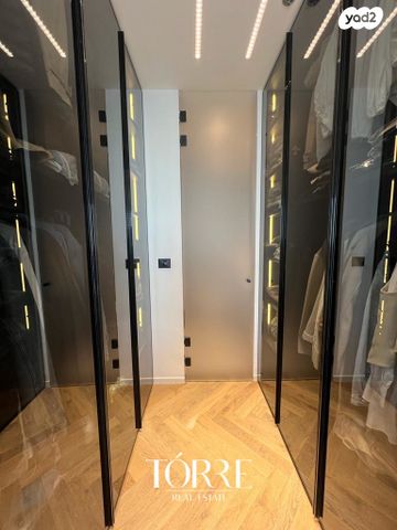 דירה, דרך מנחם בגין 158, מונטיפיורי, הרכבת, תל אביב יפו