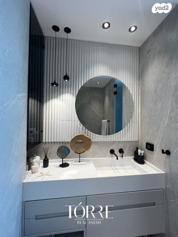 דירה, דרך מנחם בגין 158, מונטיפיורי, הרכבת, תל אביב יפו