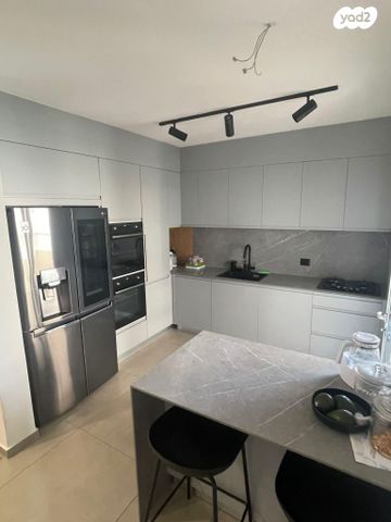 גיורא יוספטל 