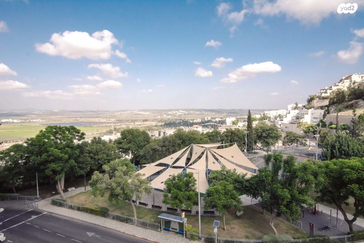 דירה, האורן, נשר