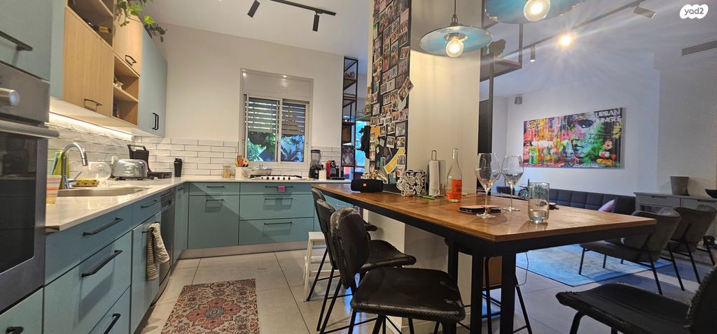 דירת גן, אלון, רמת השרון