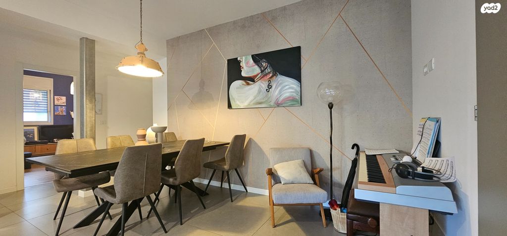 דירת גן, אלון, רמת השרון