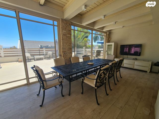 דו משפחתי, גדרה