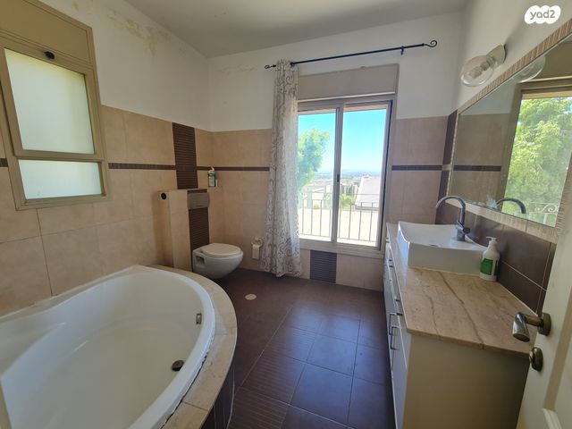 דו משפחתי, גדרה