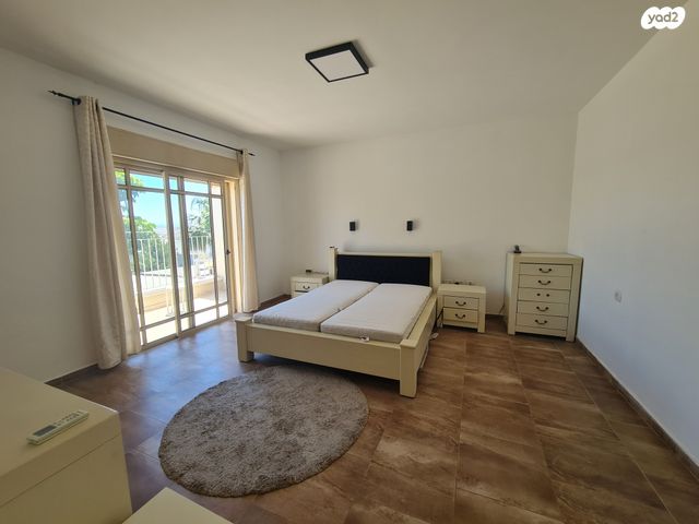 דו משפחתי, גדרה