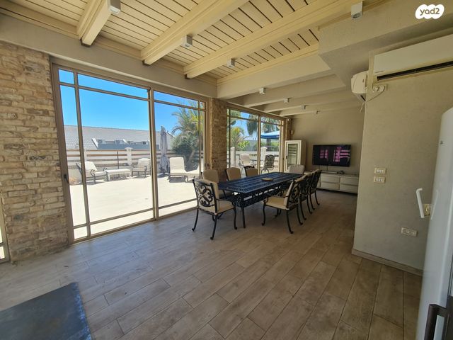 דו משפחתי, גדרה