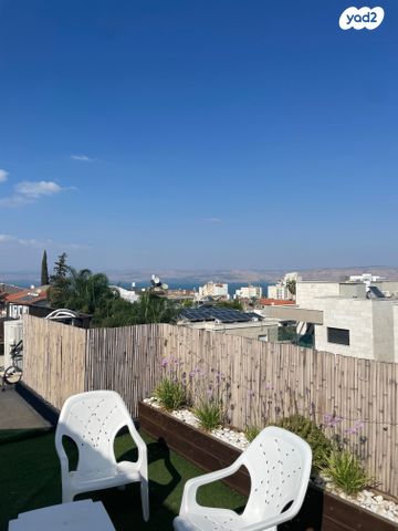 גג/ פנטהאוז, יצחק שדה, שיכון עובדים, טבריה