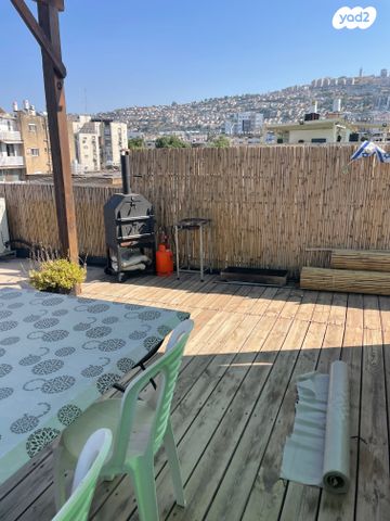 גג/ פנטהאוז, יצחק שדה, שיכון עובדים, טבריה