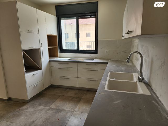 דירת גן, קרני שומרון