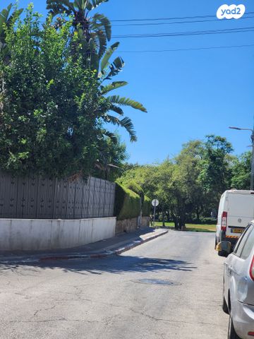 דירת גן, מבקיעים, קרית שלום, תל אביב יפו