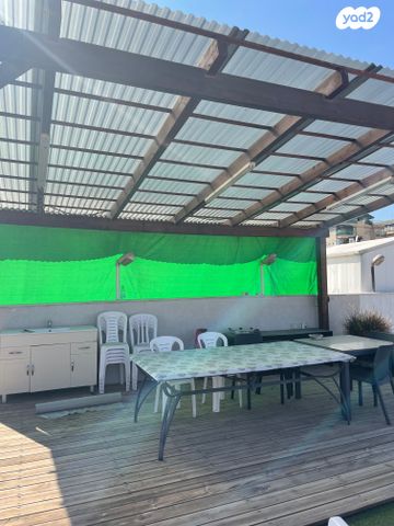 גג/ פנטהאוז, יצחק שדה, שיכון עובדים, טבריה