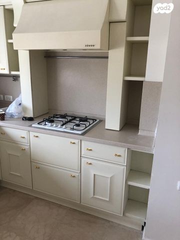 גג/ פנטהאוז, דולצ'ין, הגוש הגדול, רמת אביב החדשה, נופי ים, תל אביב יפו