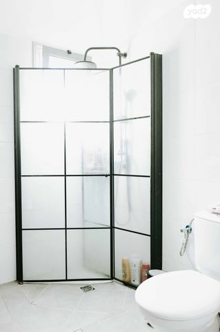 דו משפחתי, גביש 26, רובע 10 חן, קצרין