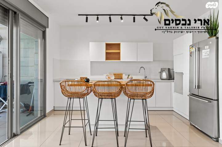 האלמוג 