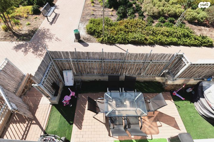 דו משפחתי, גביש 26, רובע 10 חן, קצרין