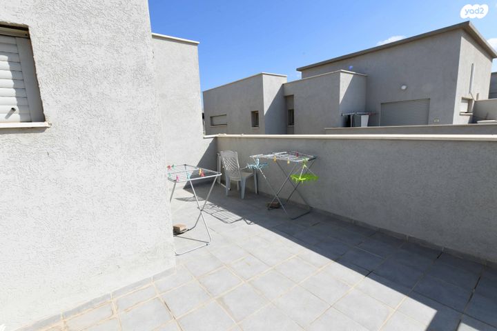 דו משפחתי, גביש 26, רובע 10 חן, קצרין