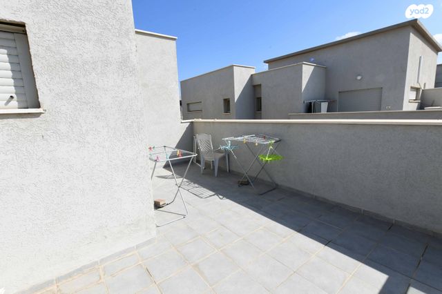 דו משפחתי, גביש 26, רובע 10 חן, קצרין