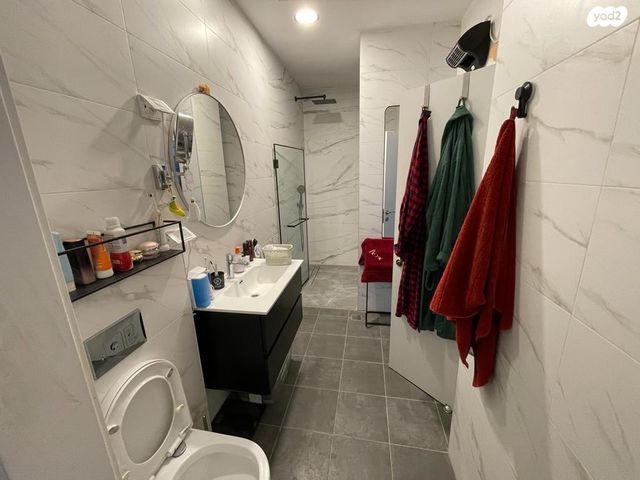 דירה, אריק איינשטיין, דרום חדש, פארק הים, בת ים