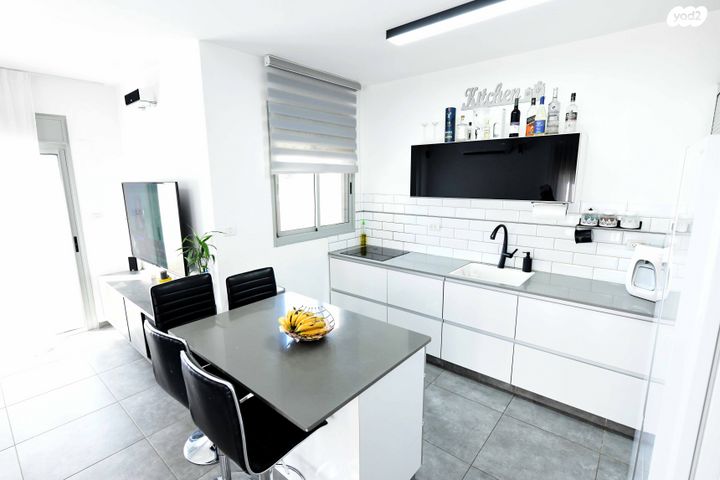 דו משפחתי, גביש 26, רובע 10 חן, קצרין