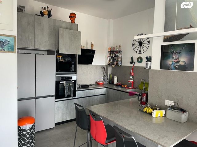 דירה, אריק איינשטיין, דרום חדש, פארק הים, בת ים