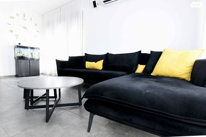 דו משפחתי, גביש 26, רובע 10 חן, קצרין