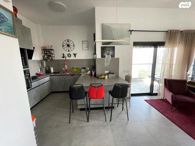 דירה, אריק איינשטיין, דרום חדש, פארק הים, בת ים