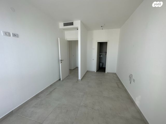 דירה, גרציאני יצחק, גני שרונה, קרית הממשלה, תל אביב יפו