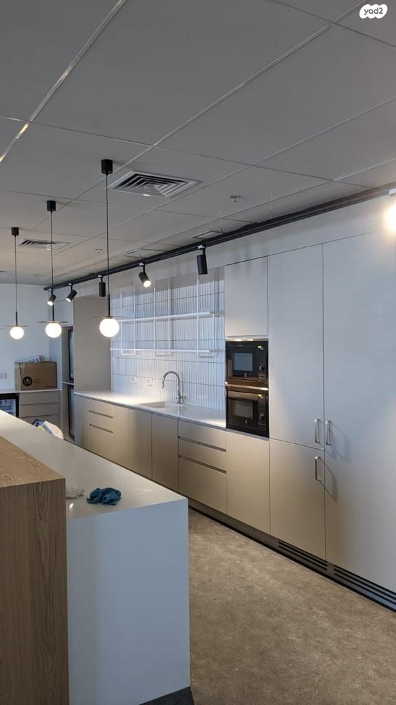 משרדים, בורסה, רמת גן