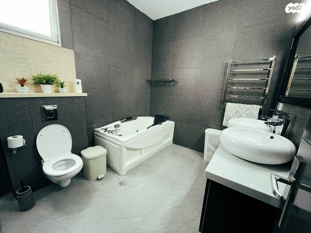 בית פרטי/ קוטג', מיתר / כרמית