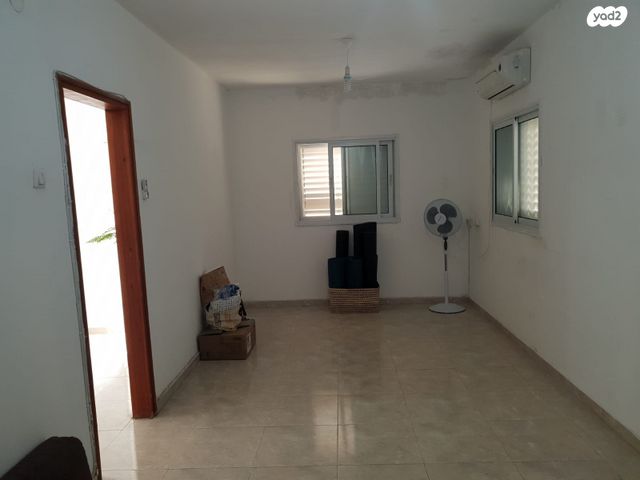 משק חקלאי/ נחלה, שדה צבי