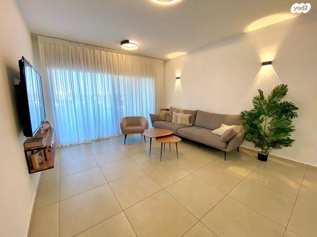 דירה, משה פריד, סלע, רחובות