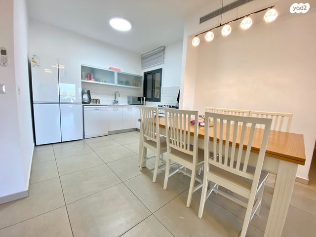 דירה, משה פריד, סלע, רחובות