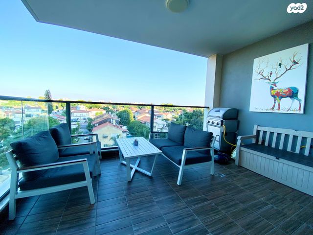 דירה, משה פריד, סלע, רחובות