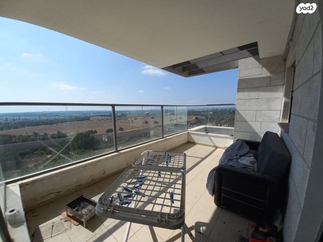 דירה, גפן, החורש, חריש