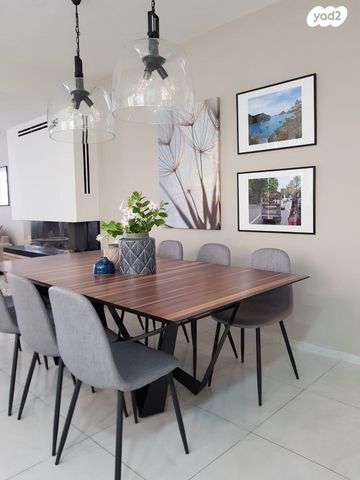 דו משפחתי, אורנית, אורנית