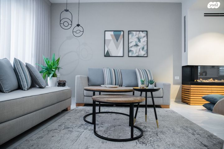 דו משפחתי, אורנית, אורנית