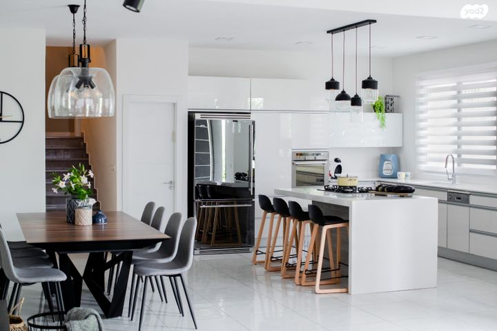 דו משפחתי, אורנית, אורנית