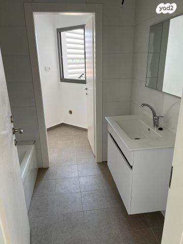 דירה, שקמים ואגמים, אשקלון