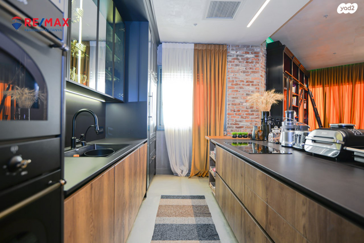 גג/ פנטהאוז, נתן יונתן 6, עיר ימים, נתניה