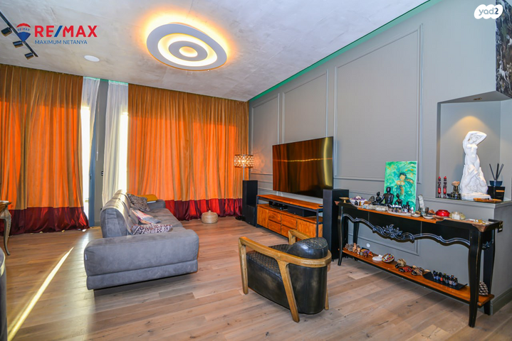 גג/ פנטהאוז, נתן יונתן 6, עיר ימים, נתניה